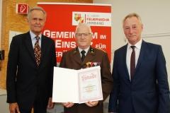 auszeichnung-von-verdienten-sprengbefugten-des-landesfeuerwehrkommandos-obersterreich-mit-der-verdienstmedaille-in-silber-am-12-juni-2018-in-linz_42343182140_o