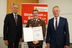 auszeichnung-von-verdienten-sprengbefugten-des-landesfeuerwehrkommandos-obersterreich-mit-der-verdienstmedaille-in-silber-am-12-juni-2018-in-linz_42343184520_o