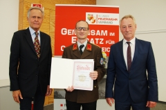 auszeichnung-von-verdienten-sprengbefugten-des-landesfeuerwehrkommandos-obersterreich-mit-der-verdienstmedaille-in-silber-am-12-juni-2018-in-linz_43433281714_o
