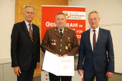 auszeichnung-von-verdienten-sprengbefugten-des-landesfeuerwehrkommandos-obersterreich-mit-der-verdienstmedaille-in-silber-am-12-juni-2018-in-linz_43433300824_o