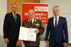 auszeichnung-von-verdienten-sprengbefugten-des-landesfeuerwehrkommandos-obersterreich-mit-der-verdienstmedaille-in-silber-am-12-juni-2018-in-linz_44103493422_o