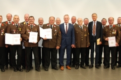 auszeichnung-von-verdienten-sprengbefugten-des-landesfeuerwehrkommandos-obersterreich-mit-der-verdienstmedaille-in-silber-am-12-juni-2018-in-linz_44151495351_o