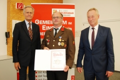 auszeichnung-von-verdienten-sprengbefugten-des-landesfeuerwehrkommandos-obersterreich-mit-der-verdienstmedaille-in-silber-am-12-juni-2018-in-linz_44151502061_o