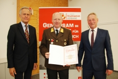 auszeichnung-von-verdienten-sprengbefugten-des-landesfeuerwehrkommandos-obersterreich-mit-der-verdienstmedaille-in-silber-am-12-juni-2018-in-linz_44151506941_o